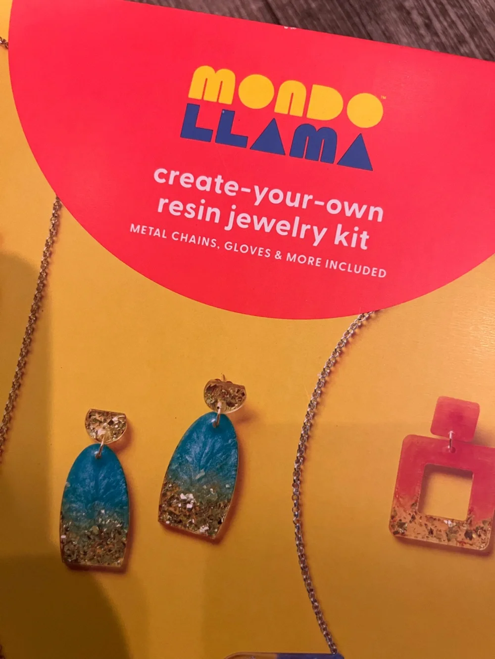 Mondo Llama Create-Your-Own Resin Jewelry Kit